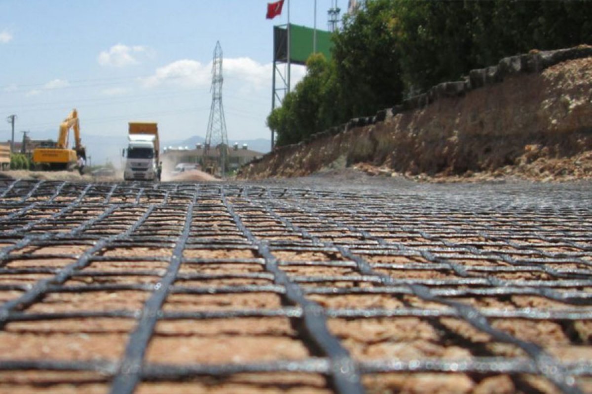 Şev Stabilitesinde Geosentetiklerin Rolü